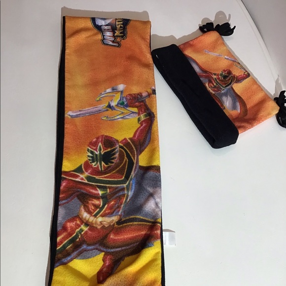 Disney hat and scarf, One Size. - Picture 2 of 6